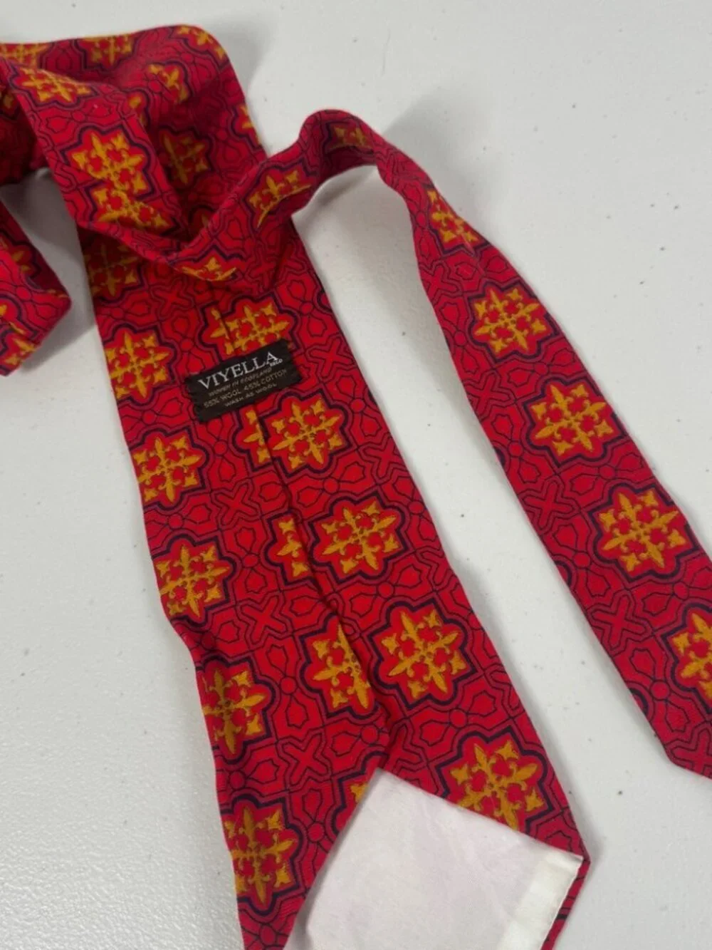 Viyella Wool Cotton Red and Yellow Medallion Patterned Men's Tie Vintage Classic